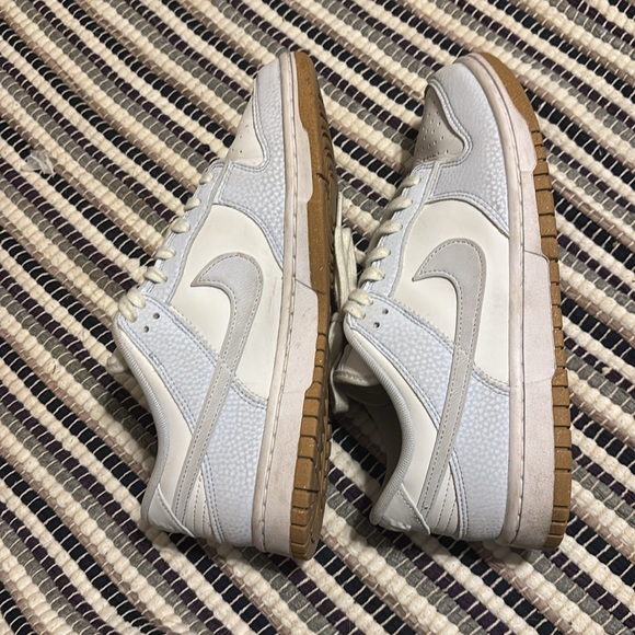 Size 9.5 Nike dunks - Picture 3 of 4